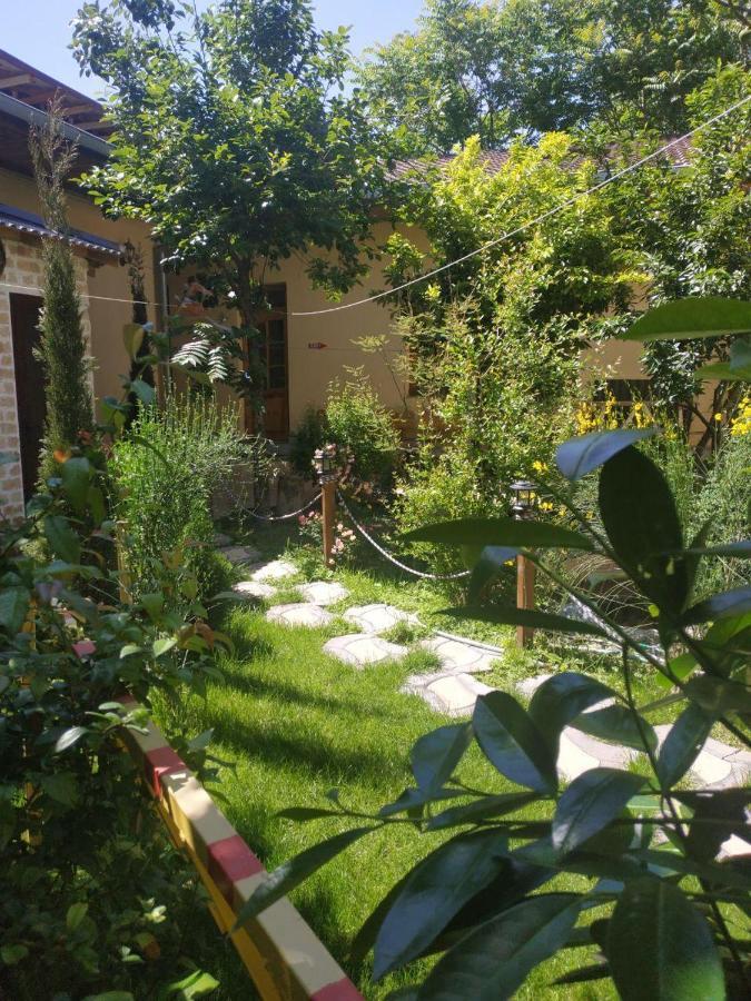 Sim Sim Hostel & Guest House Near The Church 사마르칸트 외부 사진
