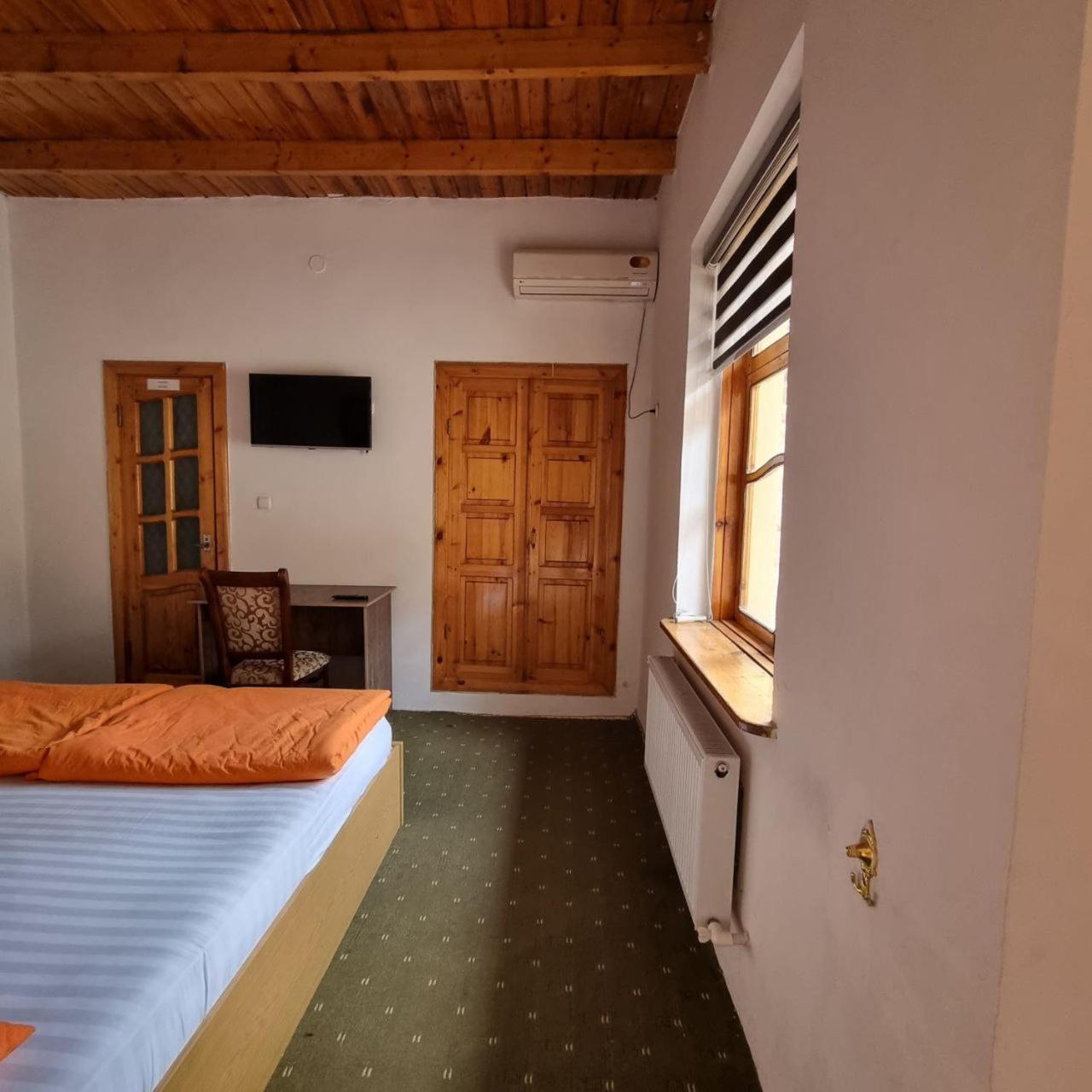 Sim Sim Hostel & Guest House Near The Church 사마르칸트 외부 사진