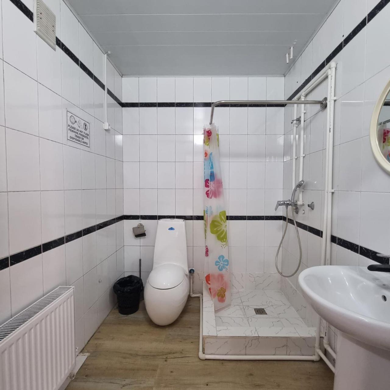Sim Sim Hostel & Guest House Near The Church 사마르칸트 외부 사진