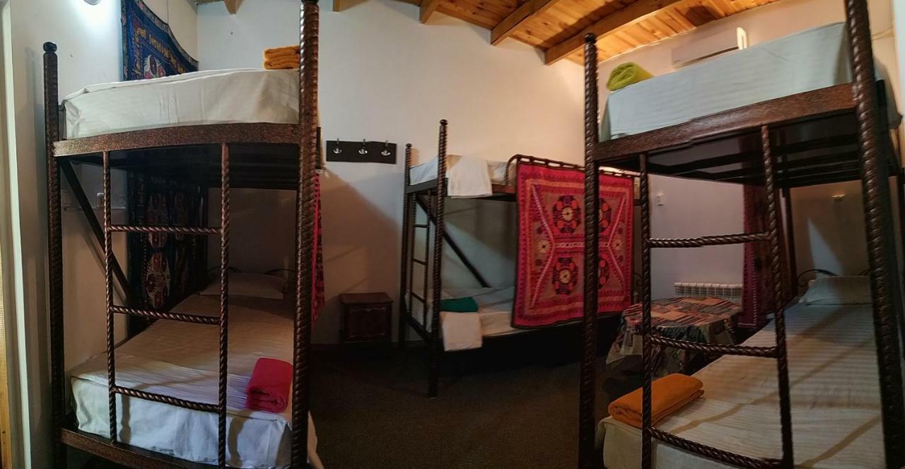 Sim Sim Hostel & Guest House Near The Church 사마르칸트 외부 사진